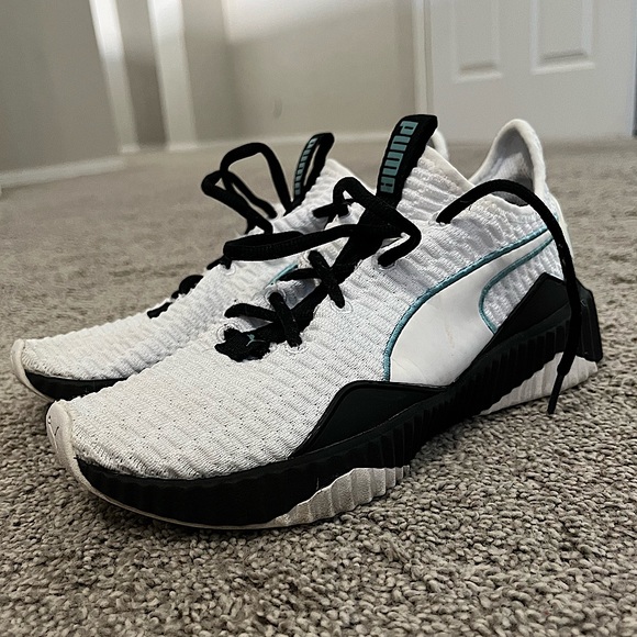 Puma women’s black, blue, and white mesh sneakers 🩵 - Picture 3 of 7